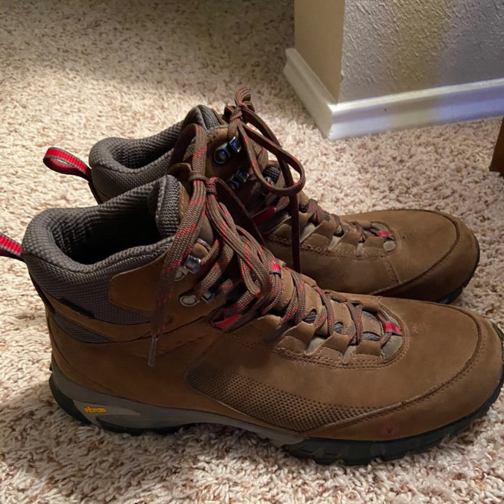 Men’s hiking boots